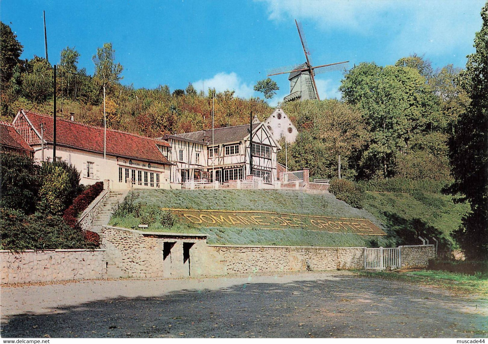 LES GROTTES DE NAOURS - VUE GENERALE DU DOMAINE DES GROTTES - Naours