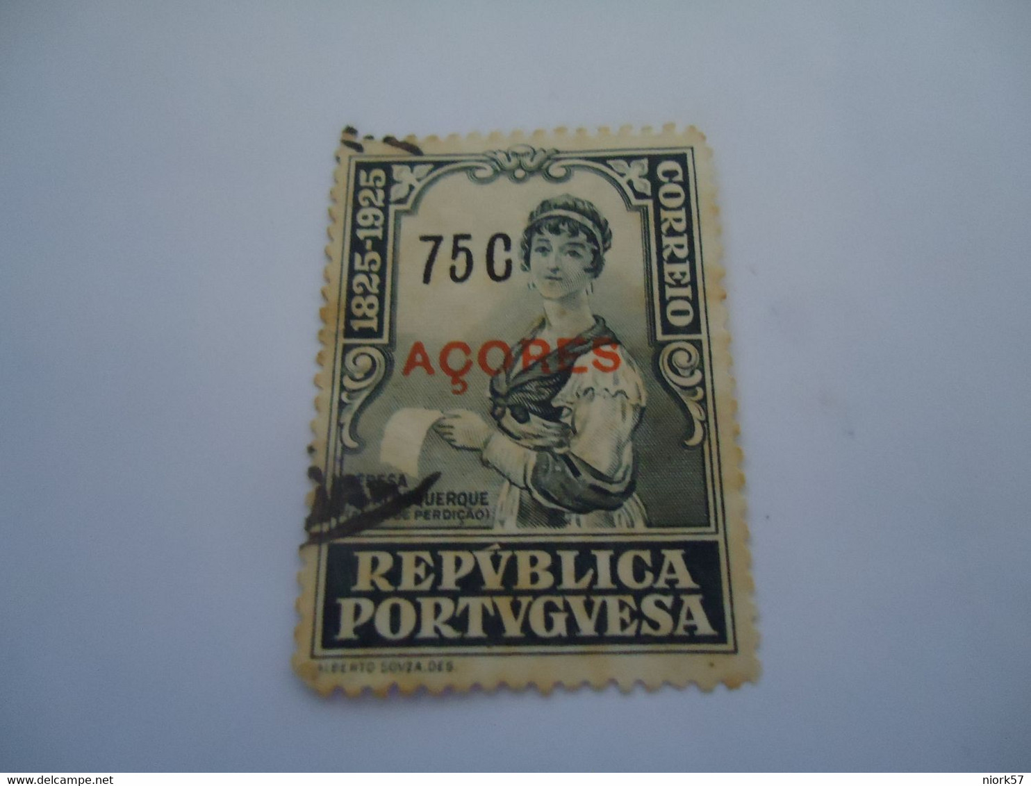 PORTUGAL   AZORES  OVERPRINT USED STAMPS  QUEEN - Autres & Non Classés