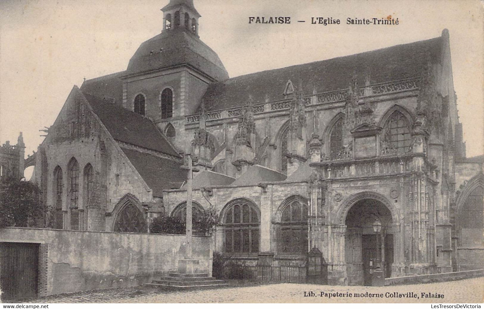 CPA - 14 - FALAISE - Eglise Ste Trinité - Falaise