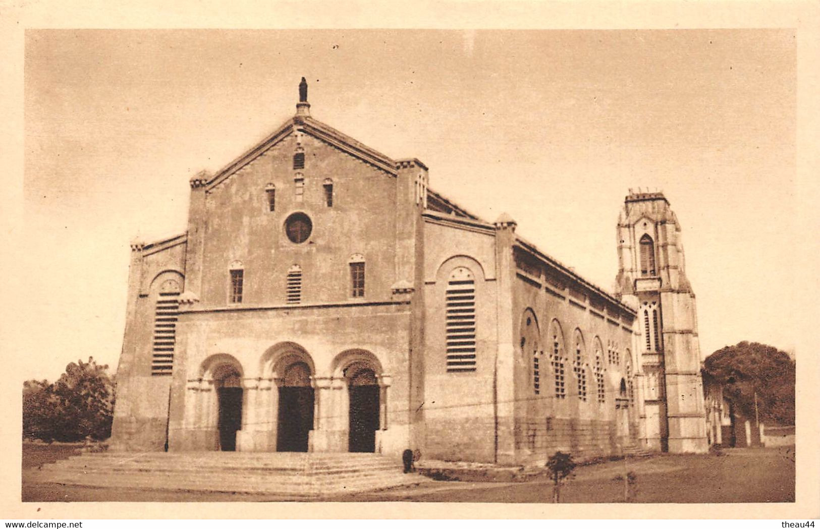 ¤¤  -   BENIN   -  COTONOU   -   L'Eglise        -   ¤¤ - Benin