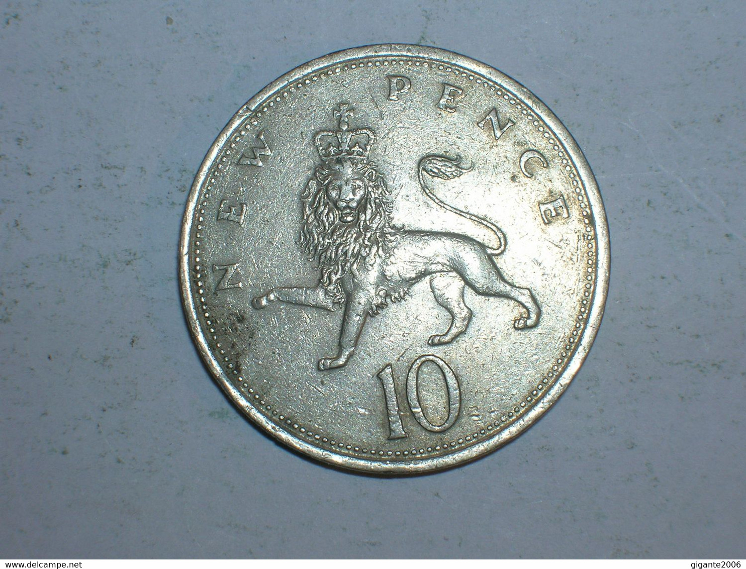 Gran Bretaña. 10 Peniques 1975 (11337) - 10 Pence & 10 New Pence