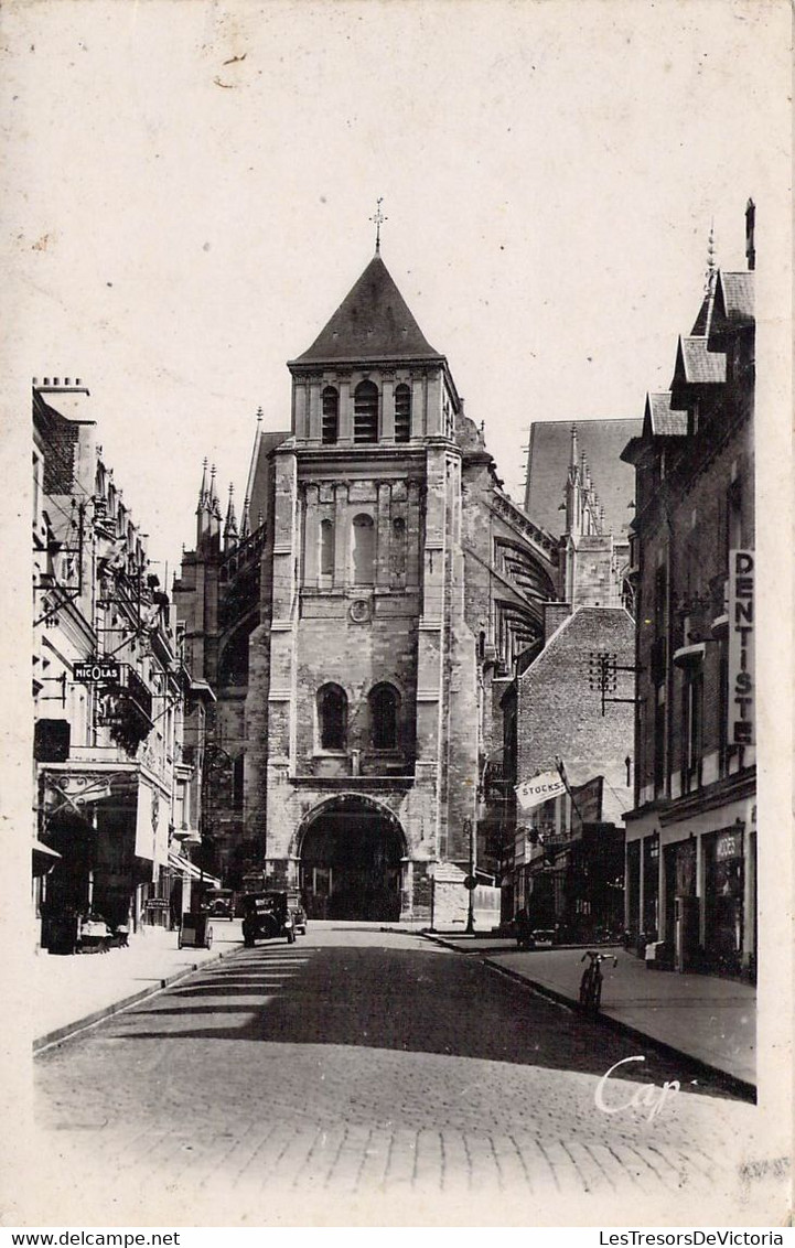 CPA - 02 - SAINT QUENTIN - LA BASILIQUE - REAL PHOTO  CAP PARIS - Voiture - Dentiste Nicolas - Saint Quentin