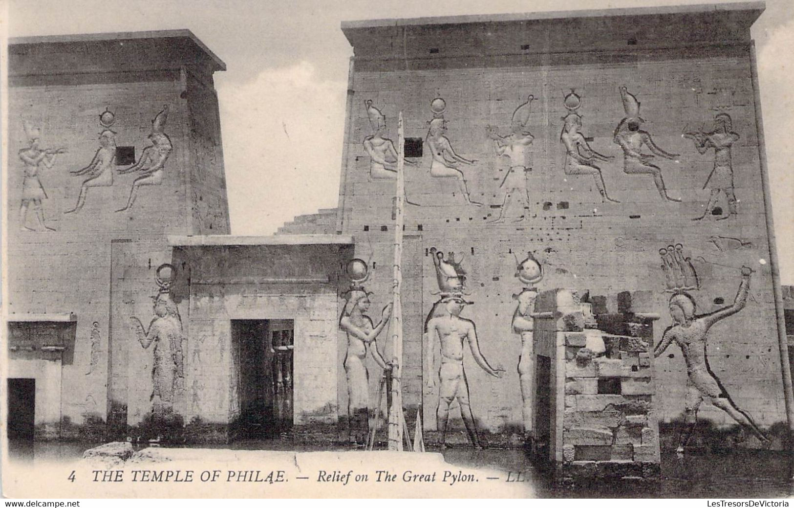 CPA - EGYPTE - ASSUAN - LE TEMPLE DE PHILAE - Relief Du Grand Pylone - LL - Asuán