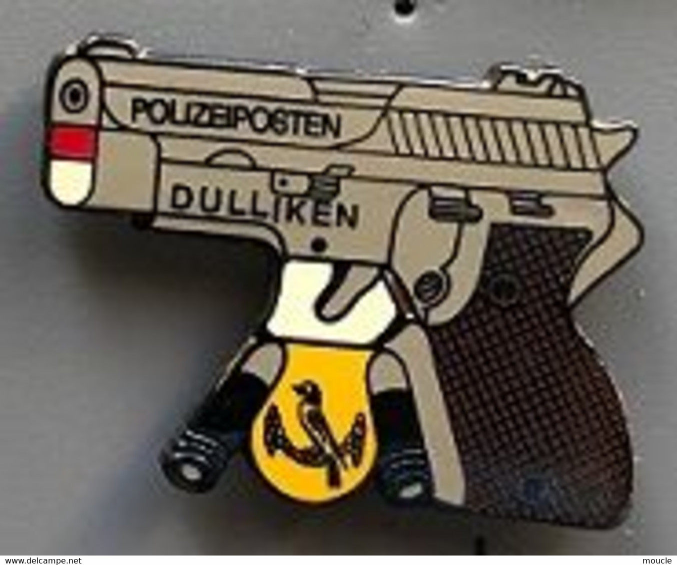 PISTOLET - GUN - POSTE DE POLICE - DULLIKEN - SUISSE - CANTON DE SOLEURE - POLIZEI POSTEN - SOLOTHURN - SCHWEIZ -  (31) - Police