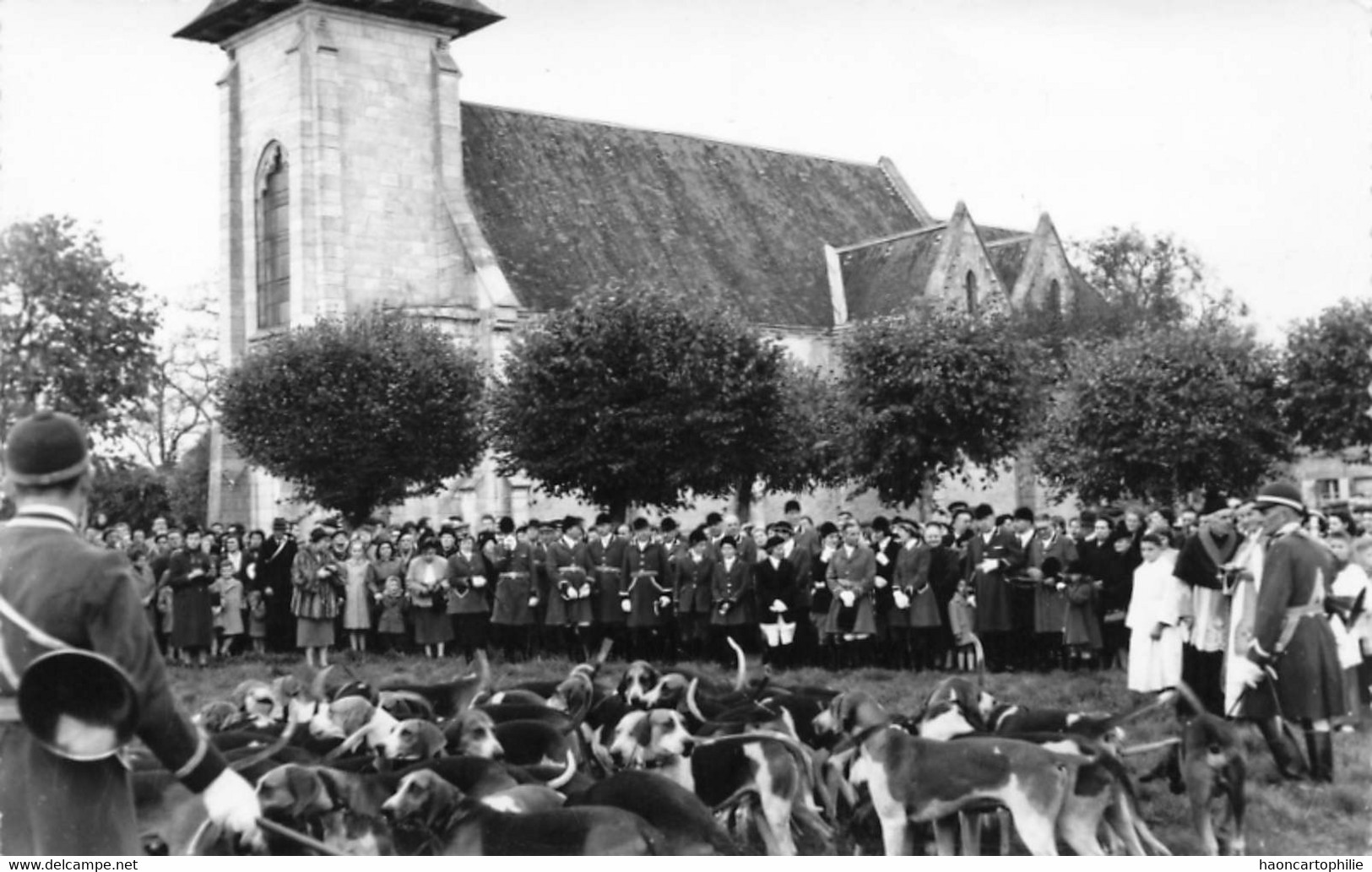 18 Vouzeron  Fete De Saint Hubert   Chasse à Courre - Vouzeron