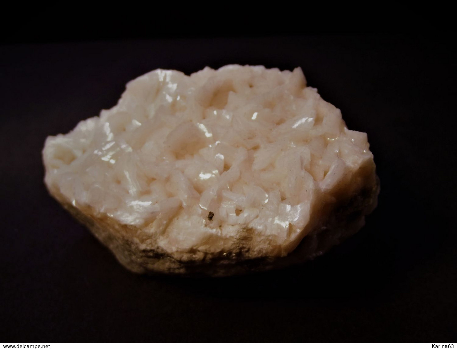 Dolomite On Matrix( 6 X 3.5 X 3 Cm) Touissit- Bou Beker Mining District, Jerada Province - Morocco - Mine - Minéraux