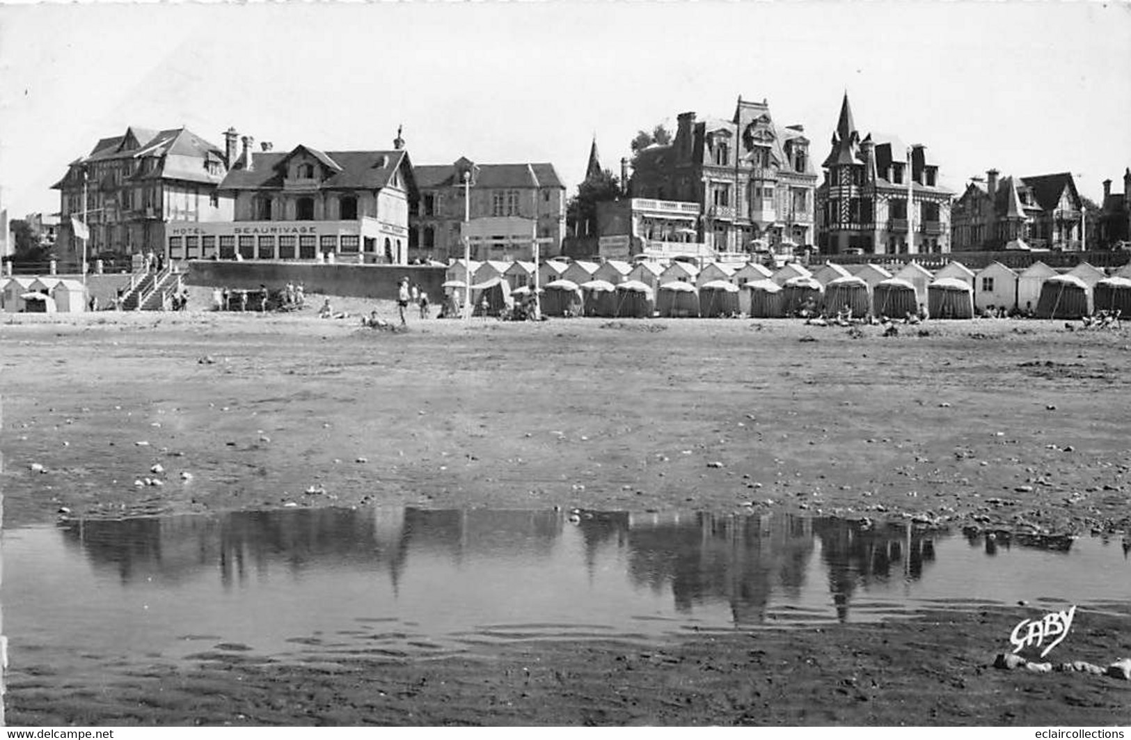 Villers Sur Mer      14          La Plage Et Les Cabines  - 1953 -     (voir Scan) - Sonstige & Ohne Zuordnung