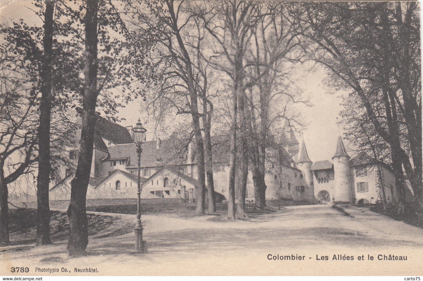 Suisse - Colombier - Les Allées Et Le Château - Colombier