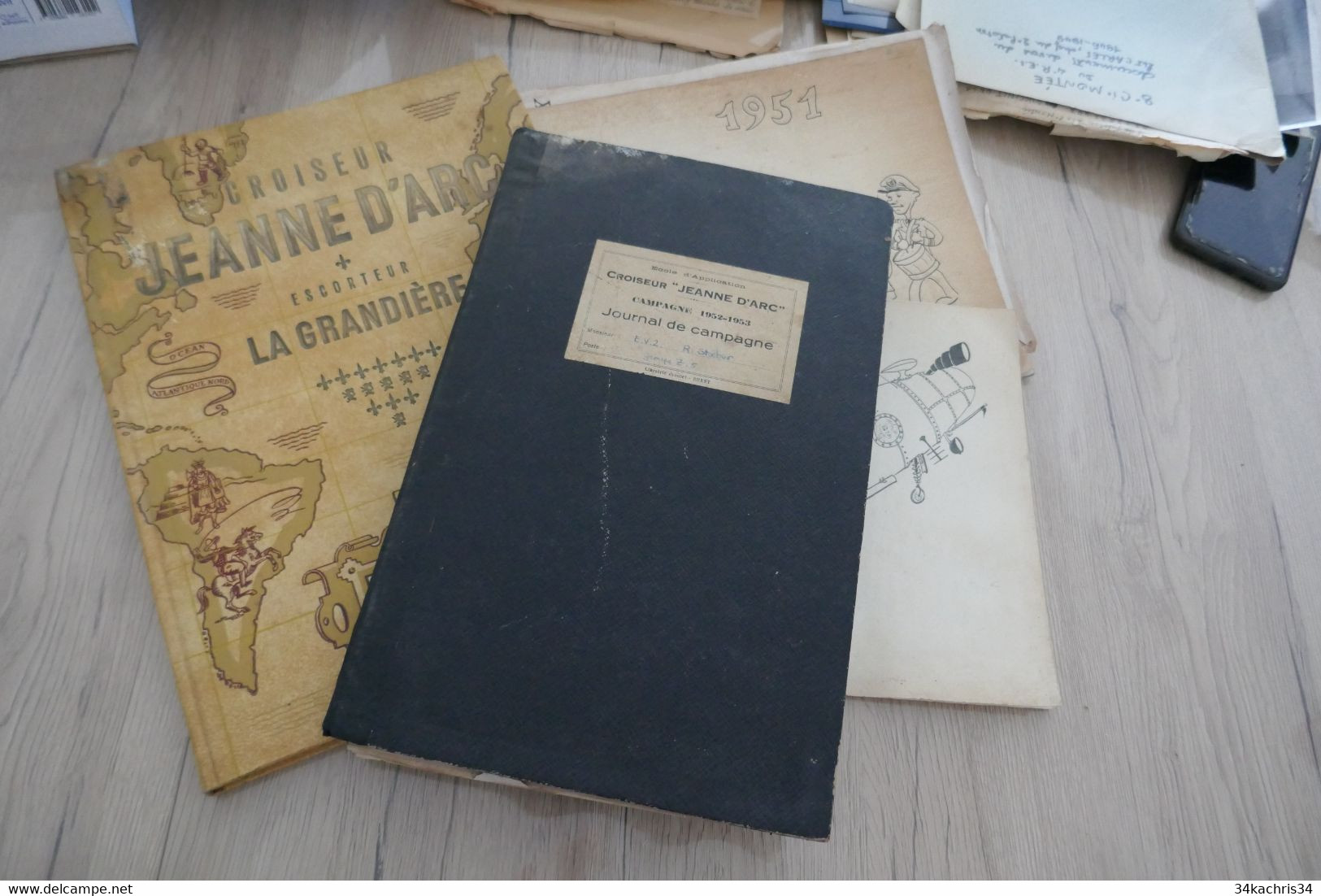 CROISEUR Jeanne D'Arc Campagne 1952/1953  Récit Manuscrit Et Photographique + Plaquettes Et Livres Officiel..... - Documentos