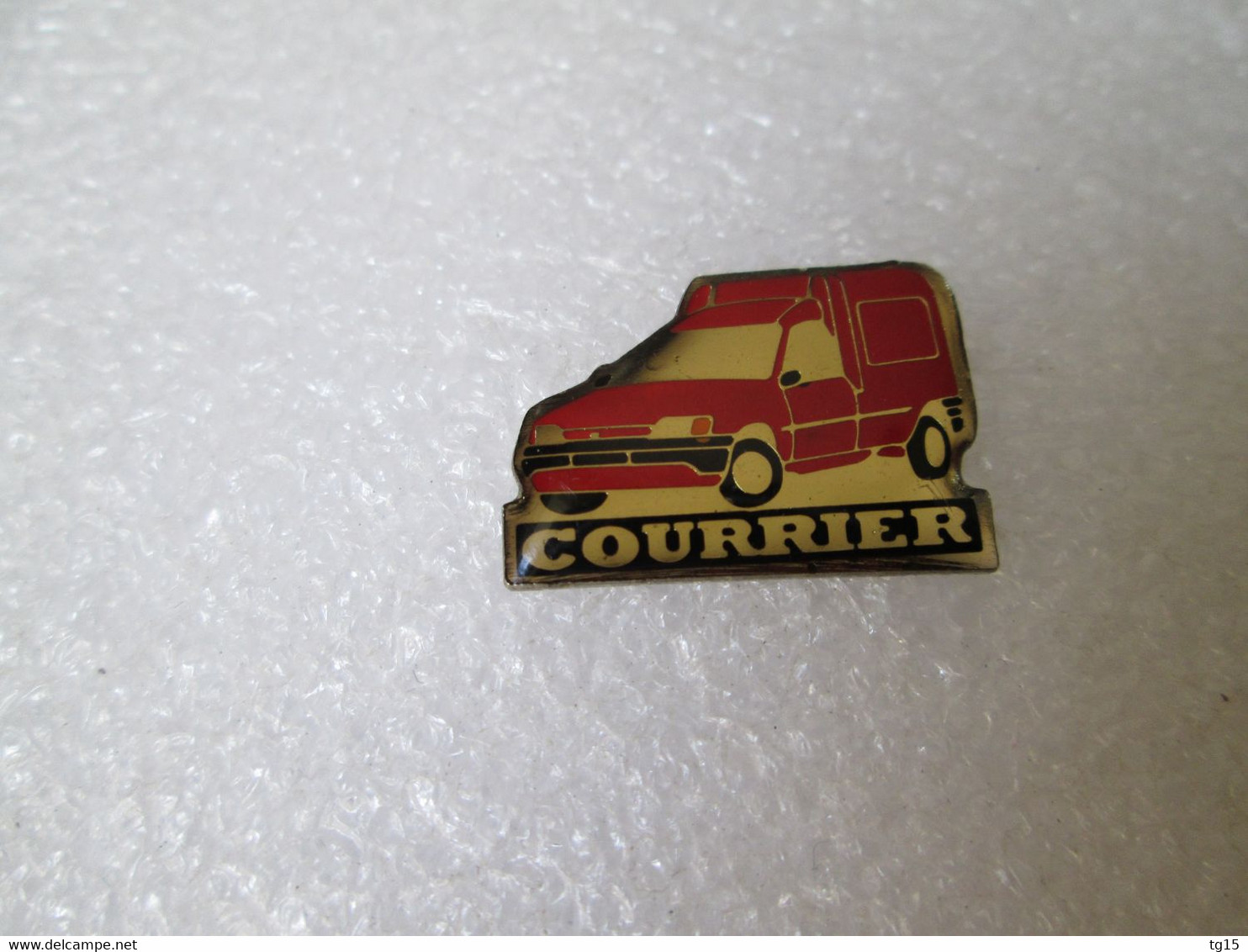 PIN'S    FORD  COURRIER - Ford