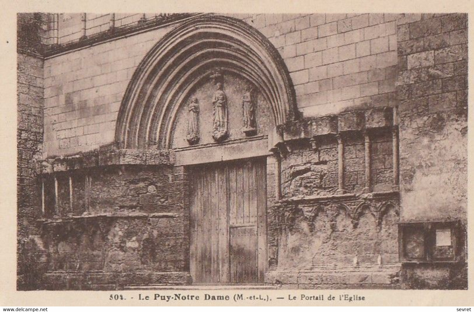 LE PUY NOTRE DAME. - Le Portail De L'Eglise - Andere & Zonder Classificatie