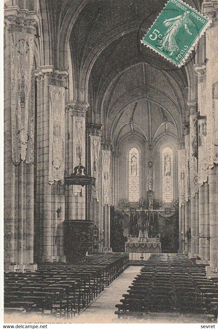 LE PUY NOTRE DAME. - Intérieur De L'Eglise Un Jour De Fête - Other & Unclassified