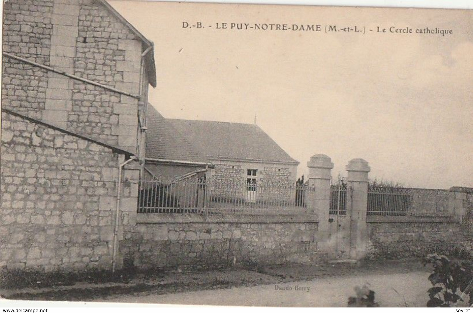 LE PUY NOTRE DAME. - Le Cercle Catholique - Sonstige & Ohne Zuordnung