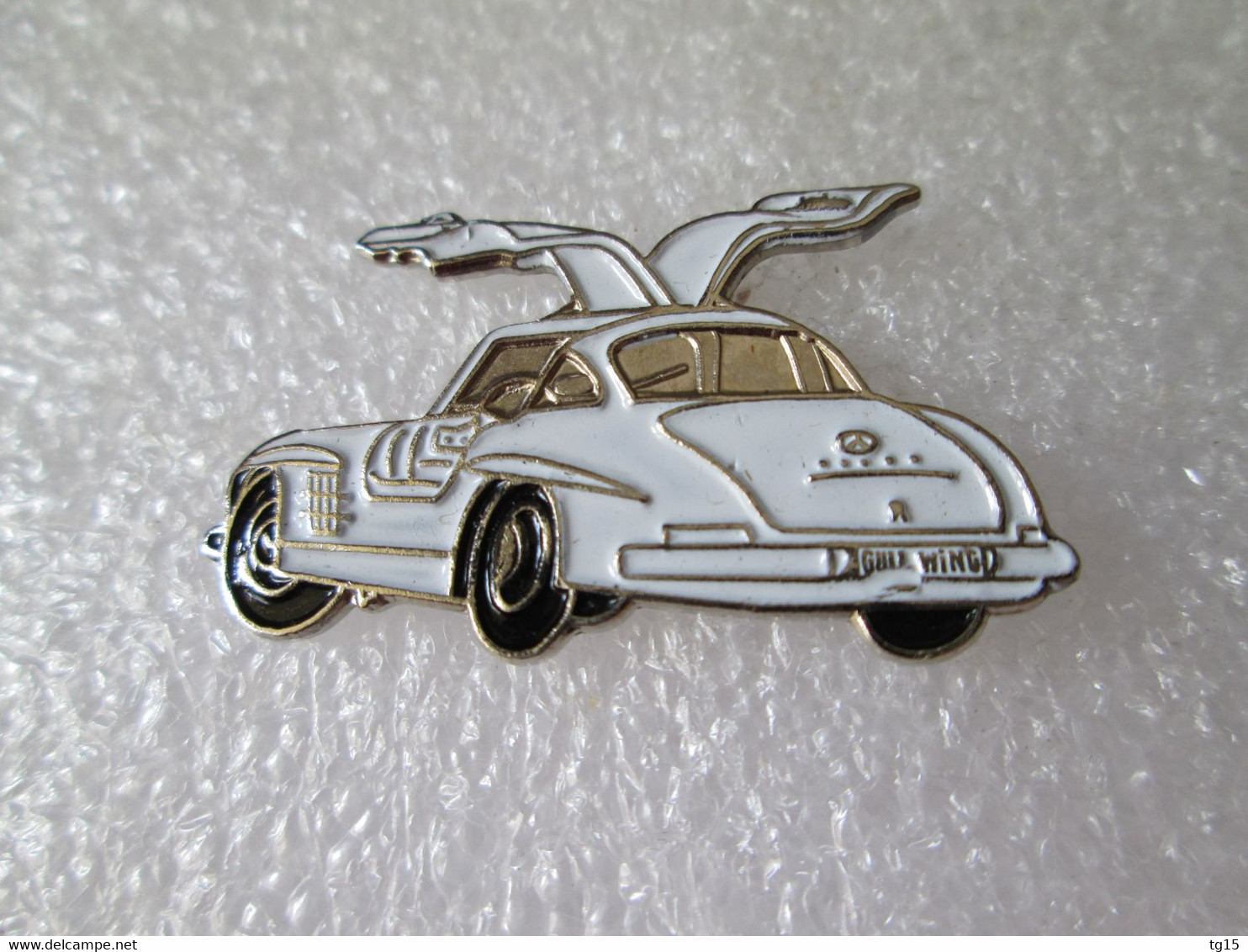 PIN'S     MERCEDES-BENZ 300 SL  GULLWING - Mercedes