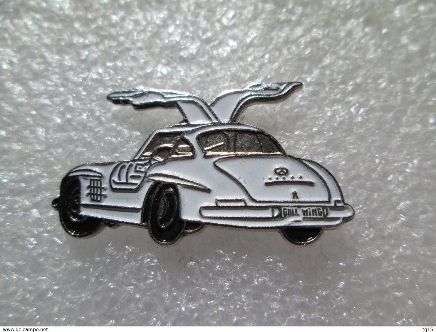 PIN'S     MERCEDES-BENZ 300 SL  GULLWING - Mercedes