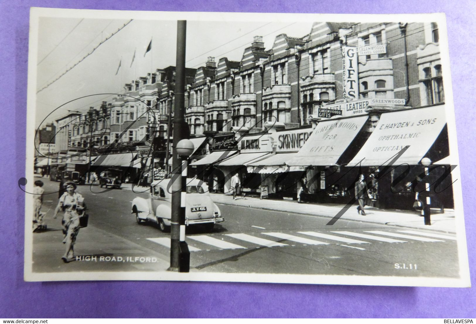 Ilford High Road. S.I.11- Shop  E.Hayden & Sons. Optthalmic Opticians-Greenwoods Gifts. Skinners..1959 - Ambachten