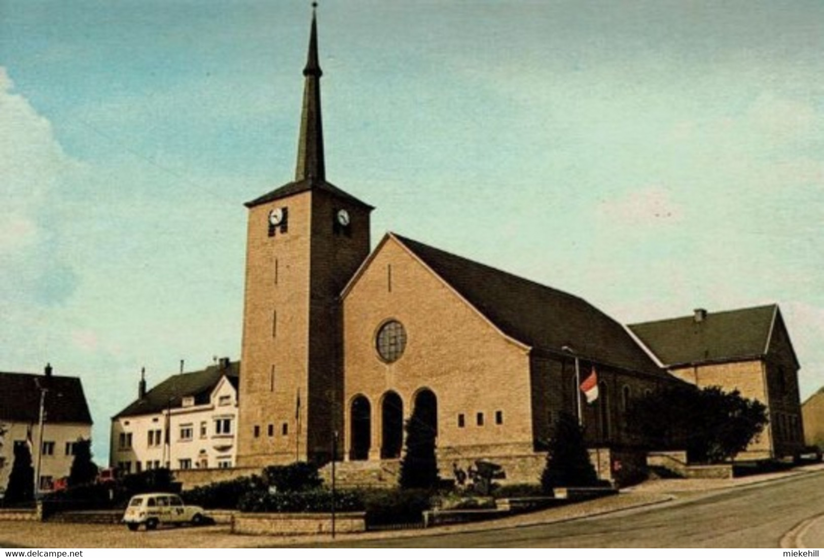 SAINT-LEGER -L'EGLISE-AUTOMOBILE - Saint-Leger