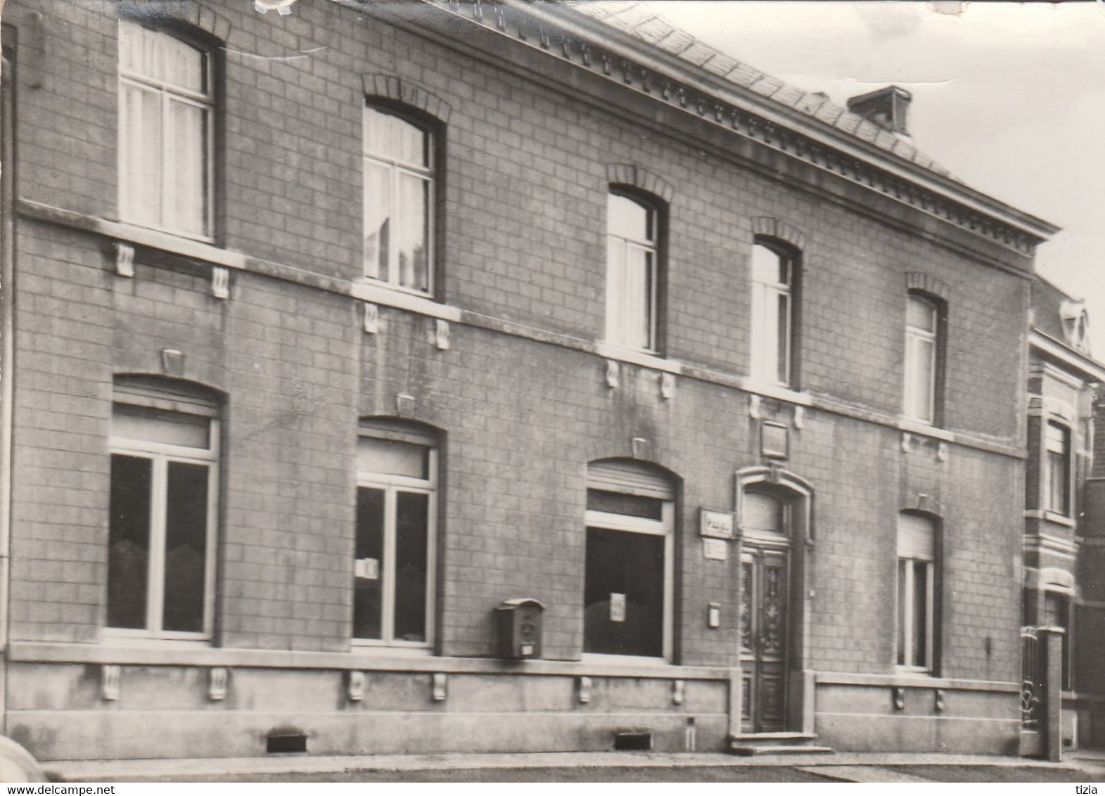 Perronnes-lez-Binche. La Poste. Scan - Autres & Non Classés