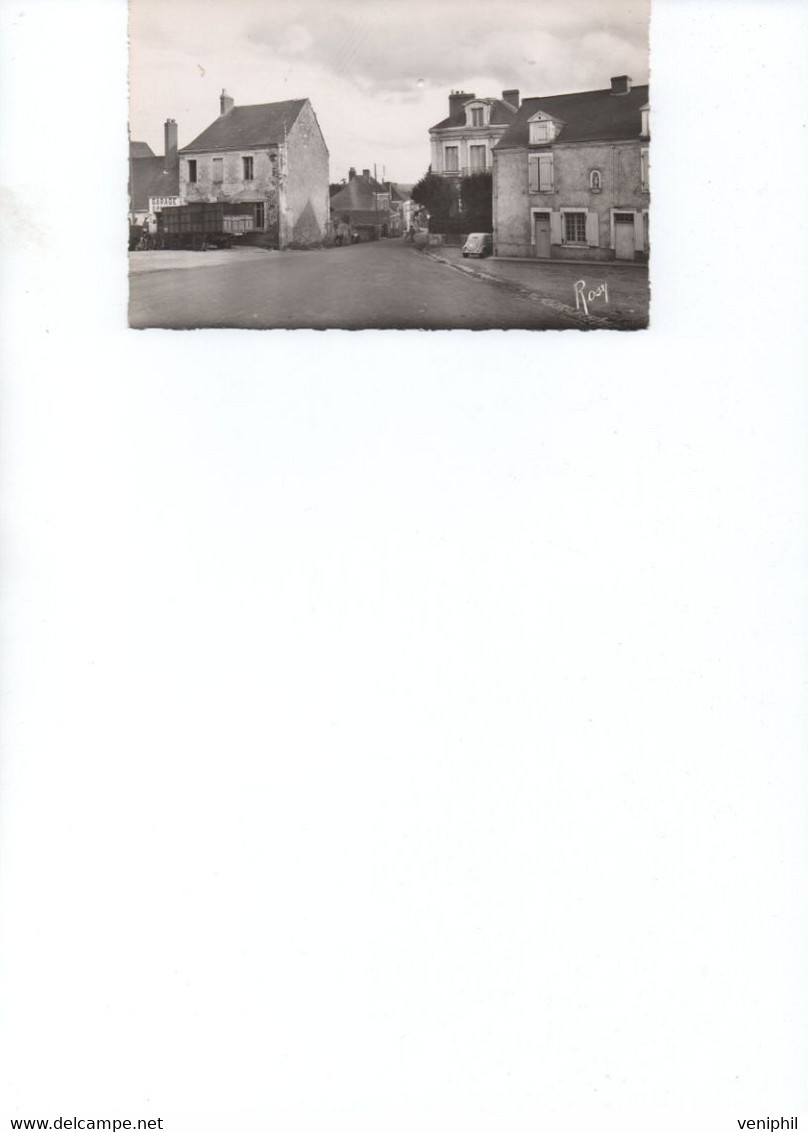 VARADES  - LOIRE ATLANTIQUE - CARTE PHOTO  -ROUTE DE MEILLERAIE - ANNEE 1962 - Varades