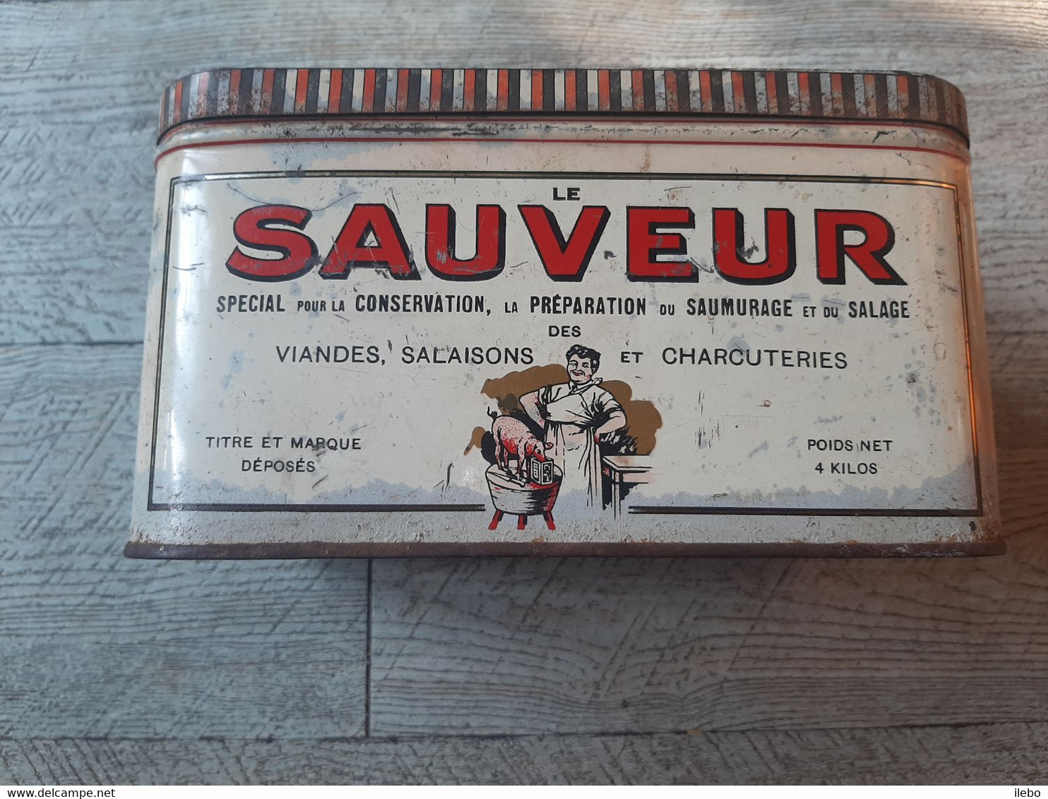 Boîte Ancienne En Tôle Le Sauveur Daburon Spécial Pour La Conservation Préparation Du Saumurage Salage Charcuterie - Boîtes