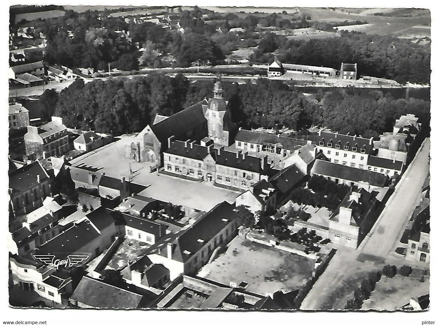 PONT L'ABBE - Place De L'Eglise - Pont L'Abbe