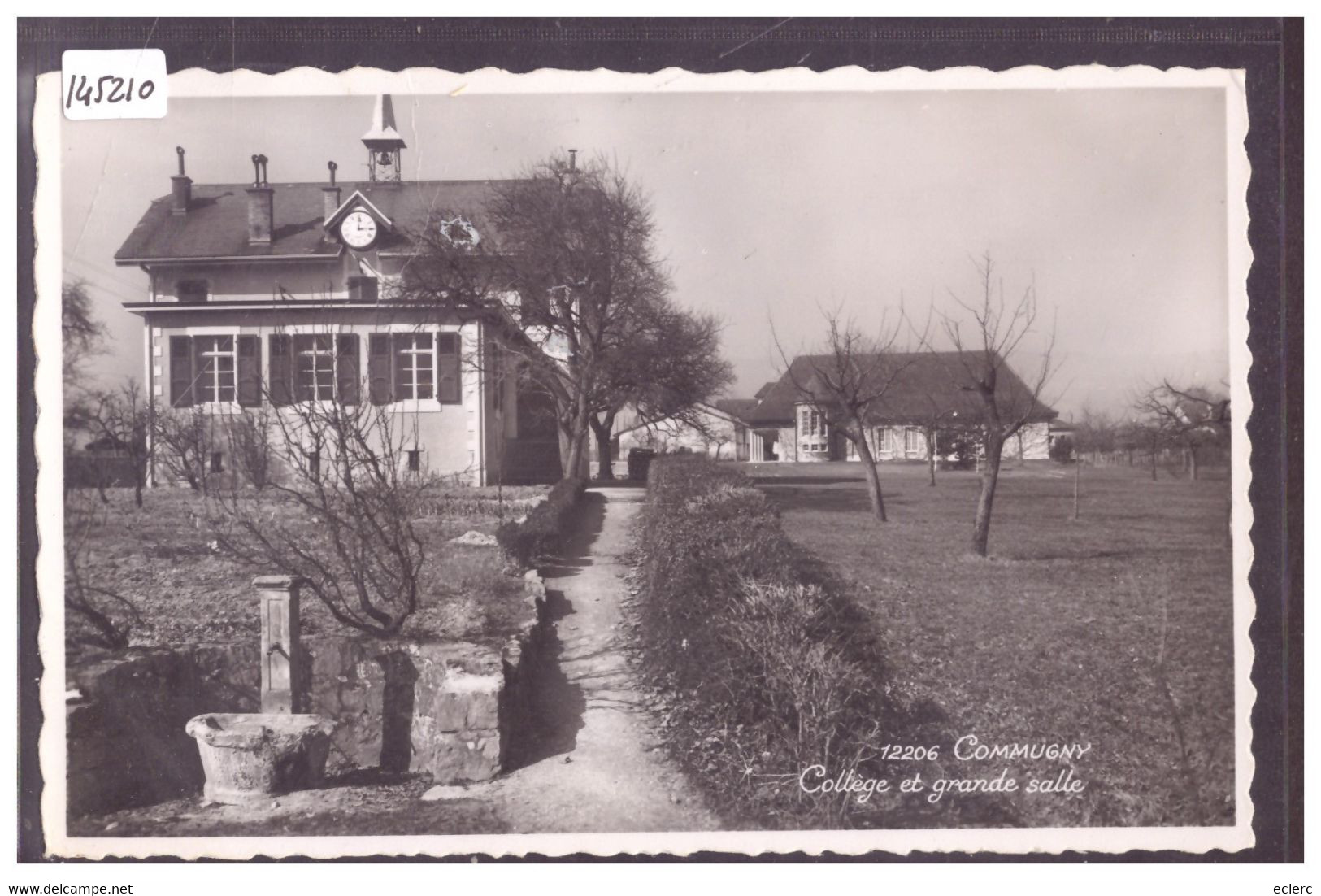 DISTRICT DE NYON - COMMUGNY - COLLEGE ET SALLE COMMUNALE - TB - Commugny