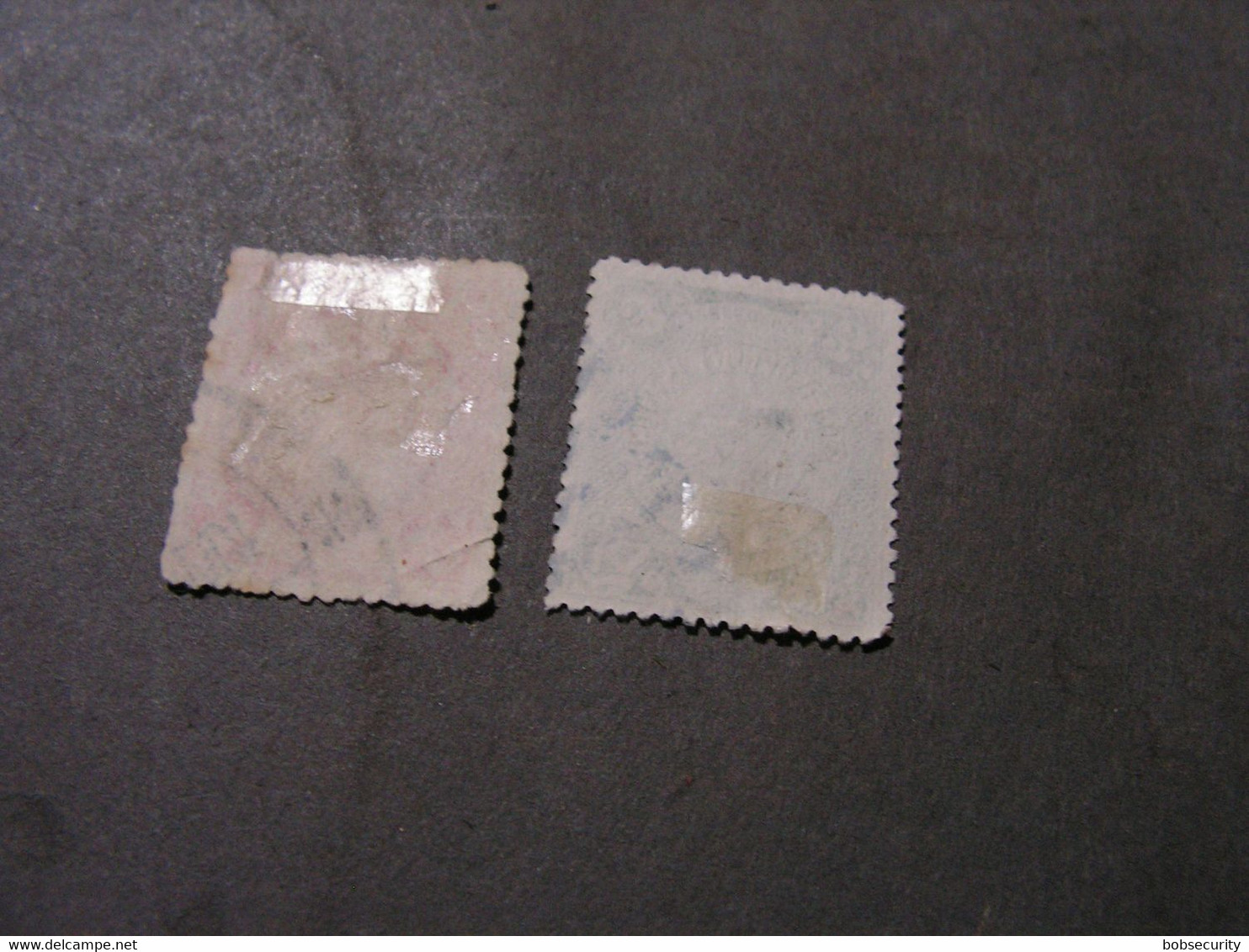 China , 2 Old Stamps - Gebruikt