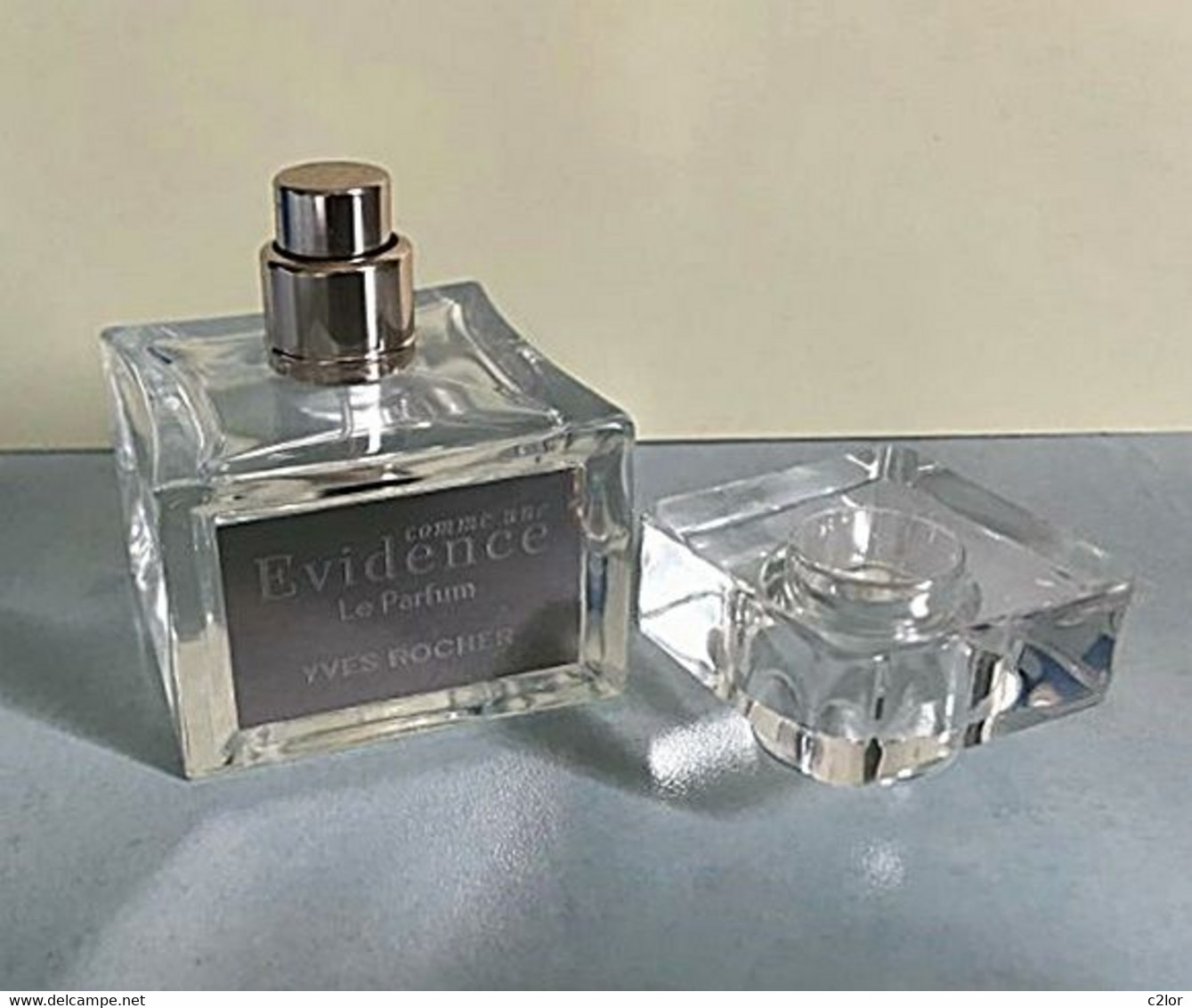 Flacon Vaporisateur  "Comme Une évidence, Le Parfum " 30 Ml De YVES ROCHER Vide Pour Collection - Flakons (leer)