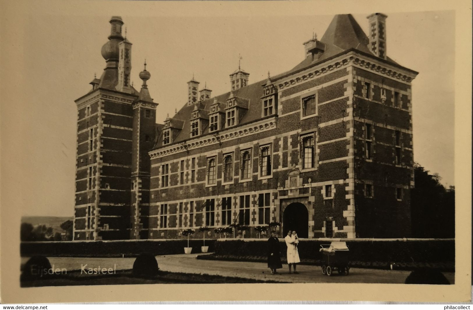 Eijsden (Margraten)  Echte Foto Kasteel (net Anders - Kindermeisje? Voorgrond) 19?? - Eijsden