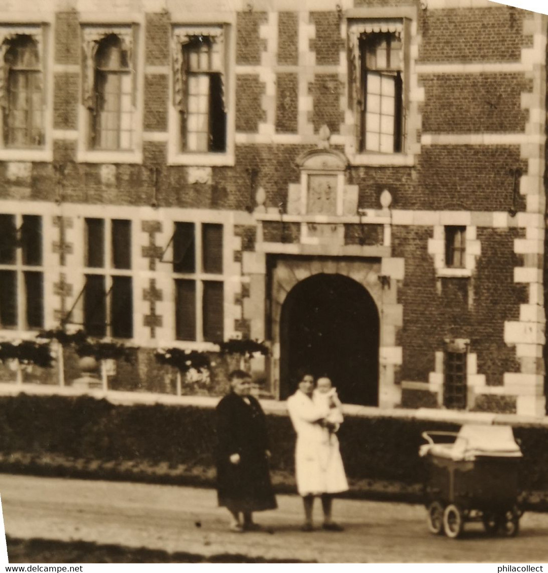 Eijsden (Margraten)  Echte Foto Kasteel (net Anders - Kindermeisje? Voorgrond) 19?? - Eijsden