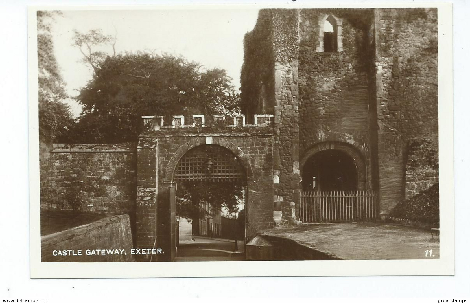 Devon   Postcard  Exeter Castle Gateway  Unused Rp - Exeter