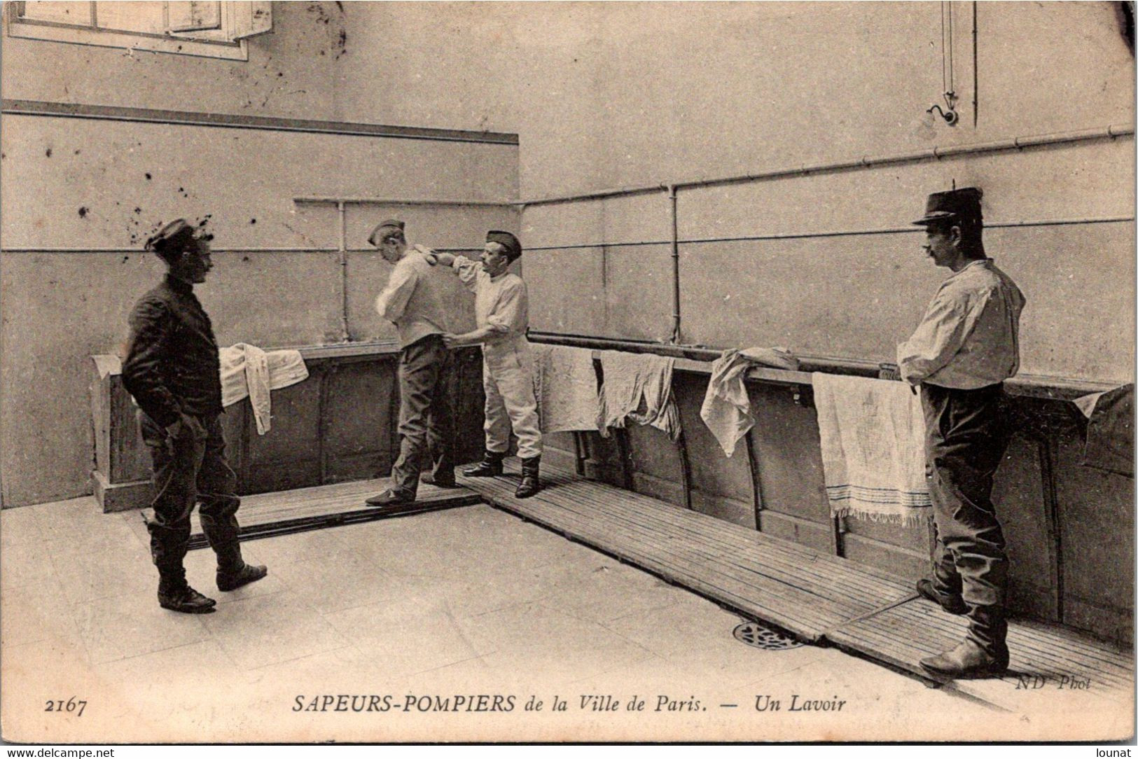 Sapeurs Pompiers De La Ville De Paris - Un Lavoir - Pompieri