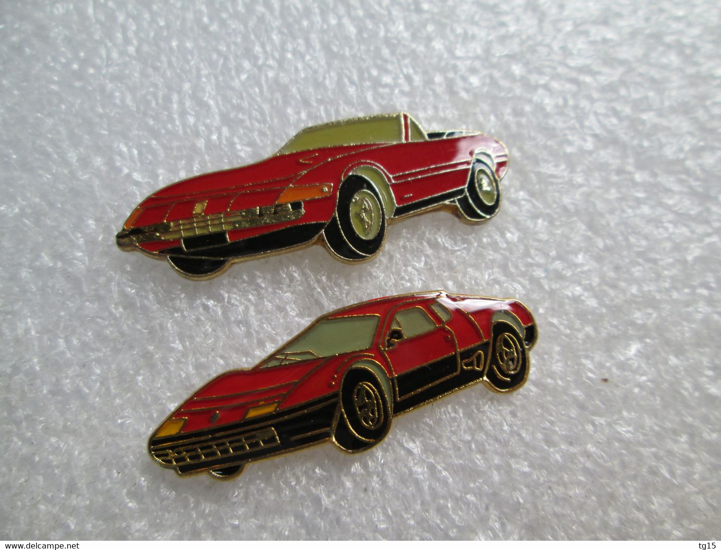 PIN'S    LOT  2  FERRARI   DAYTONA  ET  BB - Ferrari