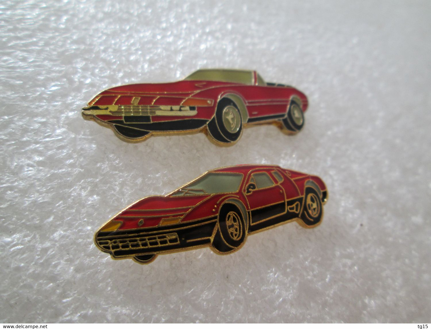 PIN'S    LOT  2  FERRARI   DAYTONA  ET  BB - Ferrari