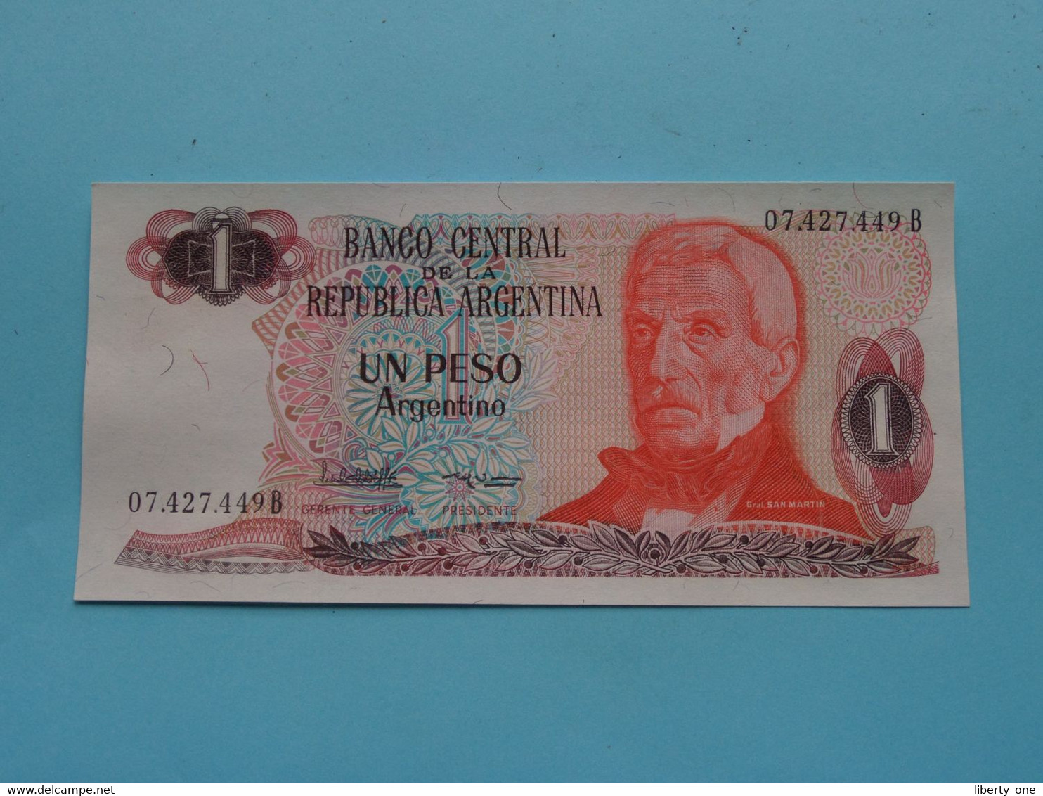 UN PESO Argentino (07.427.449 B) Banco Central De La Republica ARGENTINA ( For Grade, Please See Photo ) UNC ! - Argentinië