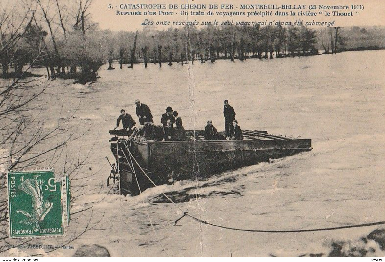 MONTREUIL -BELLAY. - CATASTROPHE DE CHEMIN DE FER 23 Novembre 1911.  Les Onze Rescapés. Carte RARE - Montreuil Bellay