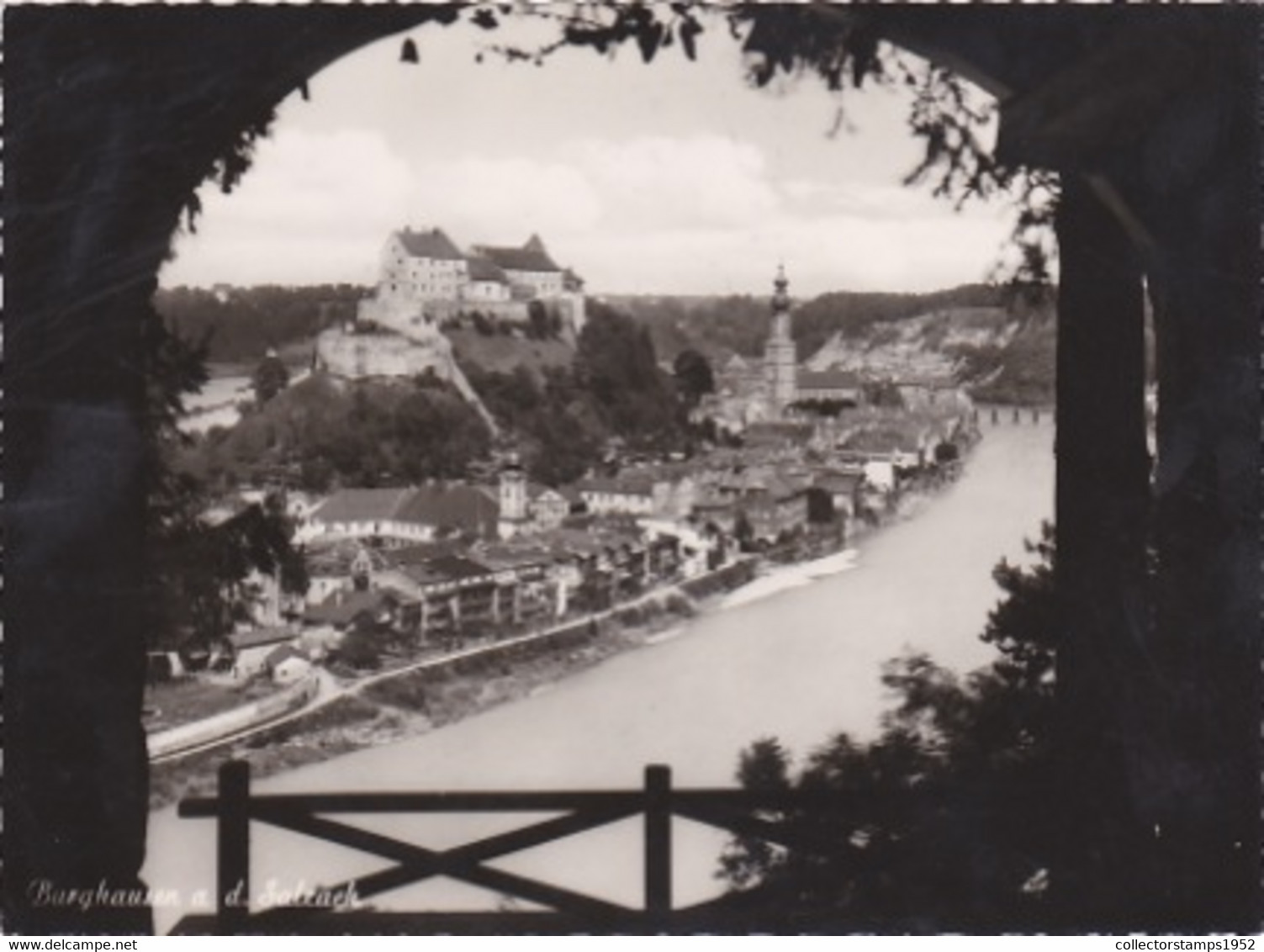 W4042- BURGHAUSEN PARTIAL TOWN PANORAMA, CASTLE, SALZBACH RIVER - Burghausen