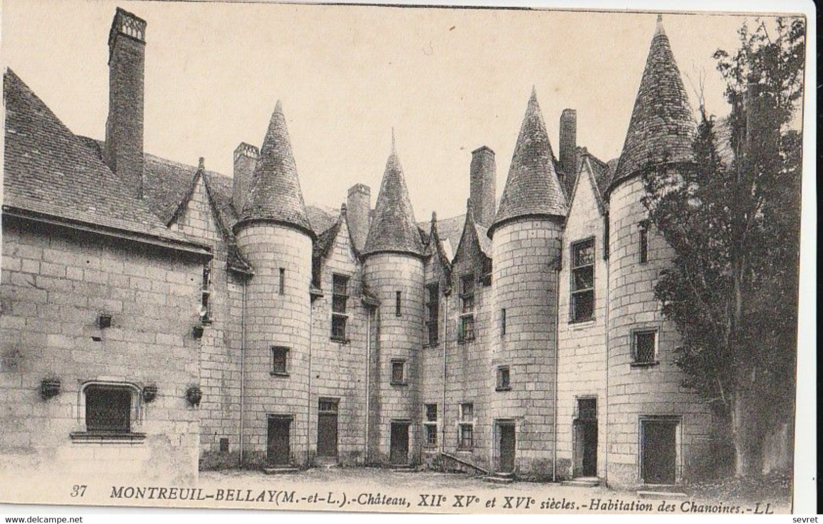 MONTREUIL BELLAY. - Le Château - Habitation Des Chanoines - Montreuil Bellay