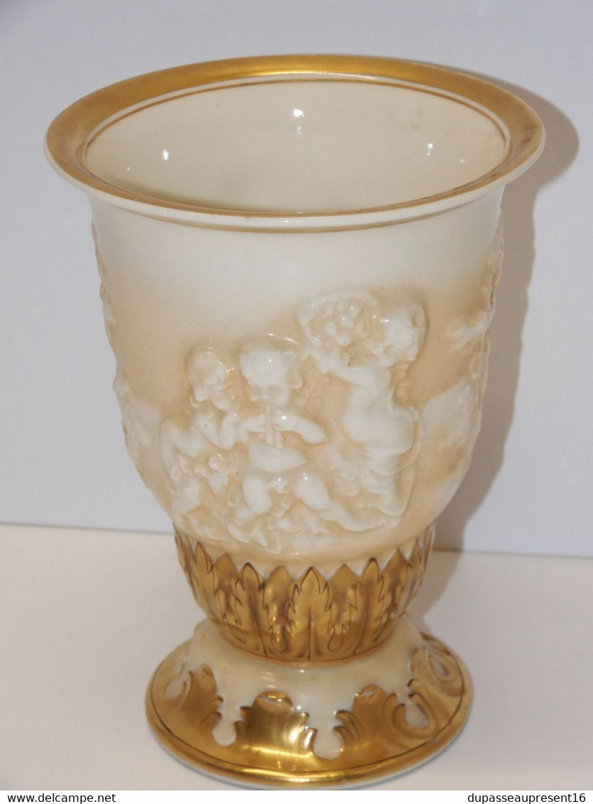 *JOLI VASE PORCELAINE ALLEMANDE XIXe VON SCHIERHOLZ CAPRI décor Putti Dorure   E