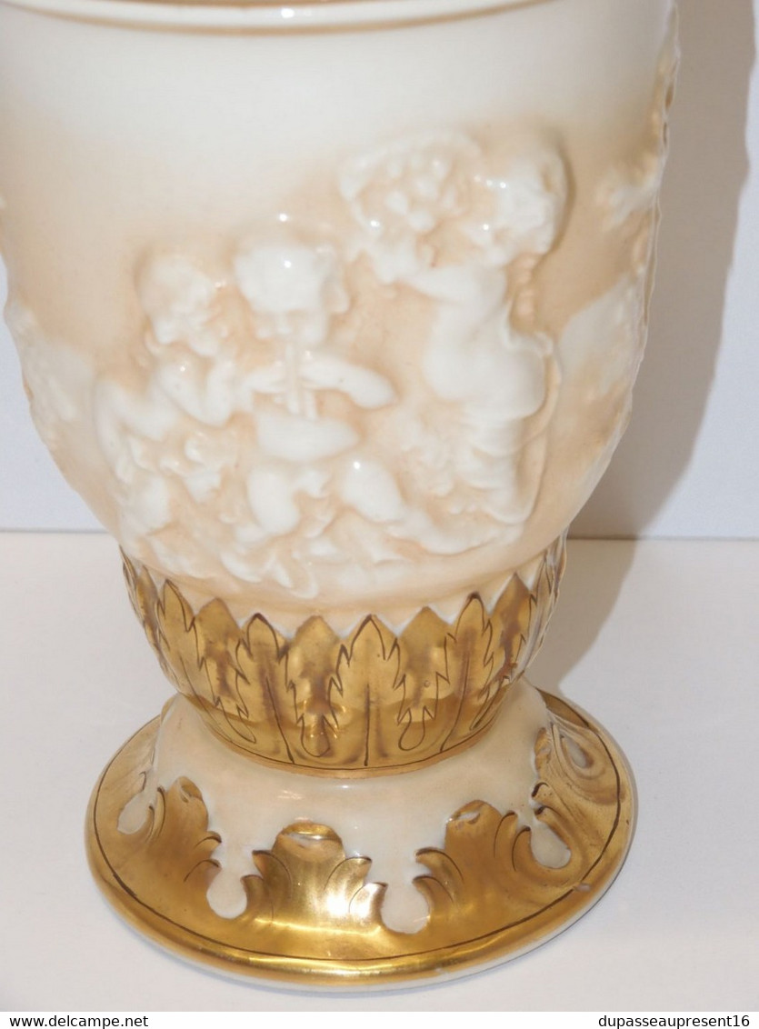 *JOLI VASE PORCELAINE ALLEMANDE XIXe VON SCHIERHOLZ CAPRI décor Putti Dorure   E