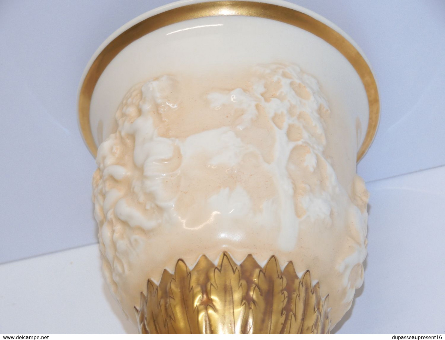 *JOLI VASE PORCELAINE ALLEMANDE XIXe VON SCHIERHOLZ CAPRI décor Putti Dorure   E