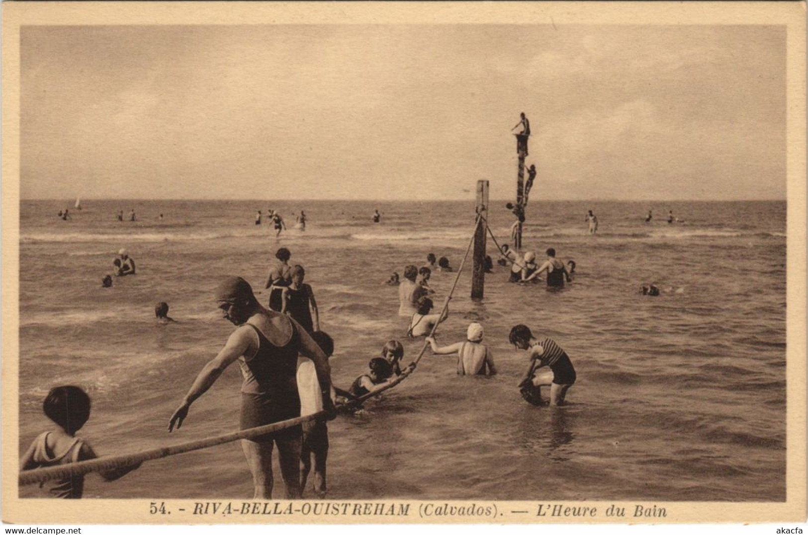 CPA OUISTREHAM RIVA-BELLA - L'Heure Du Bain (1227711) - Ouistreham