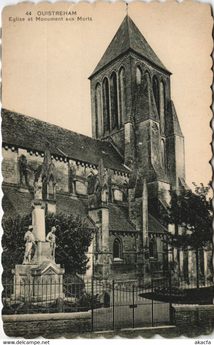 CPA OUISTREHAM Eglise Et Monument Aux Morts (1228153) - Ouistreham