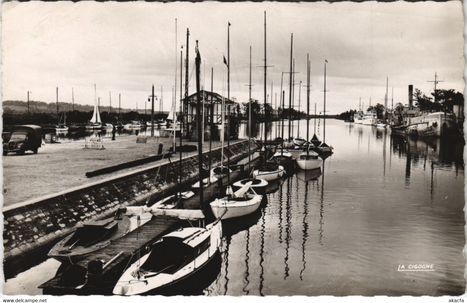 CPA OUISTREHAM RIVA-BELLA - Le Port (1228917) - Ouistreham