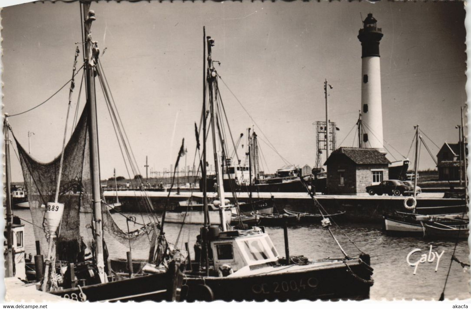 CPA OUISTREHAM RIVA-BELLA - Barques De Peche Et Le Phare (1229039) - Ouistreham