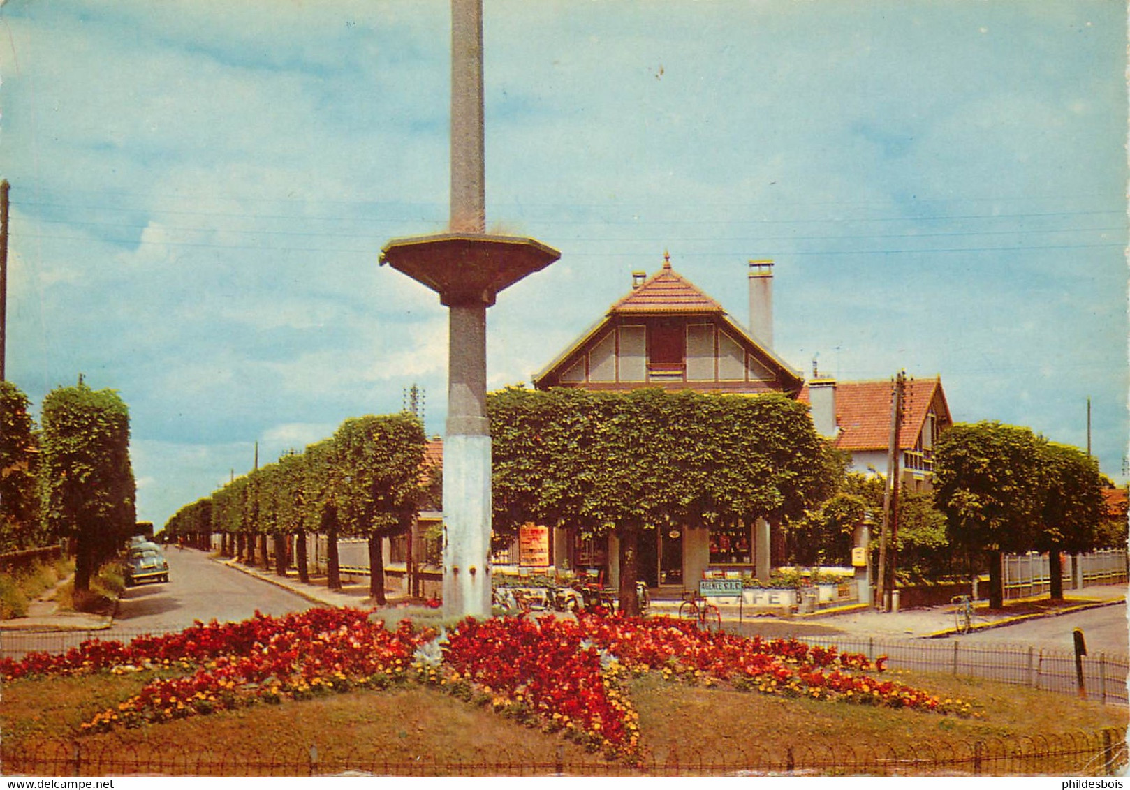 ESSONNE  SAVIGNY SUR ORGE  Place De La Republique  ( Cpsm) - Savigny Sur Orge