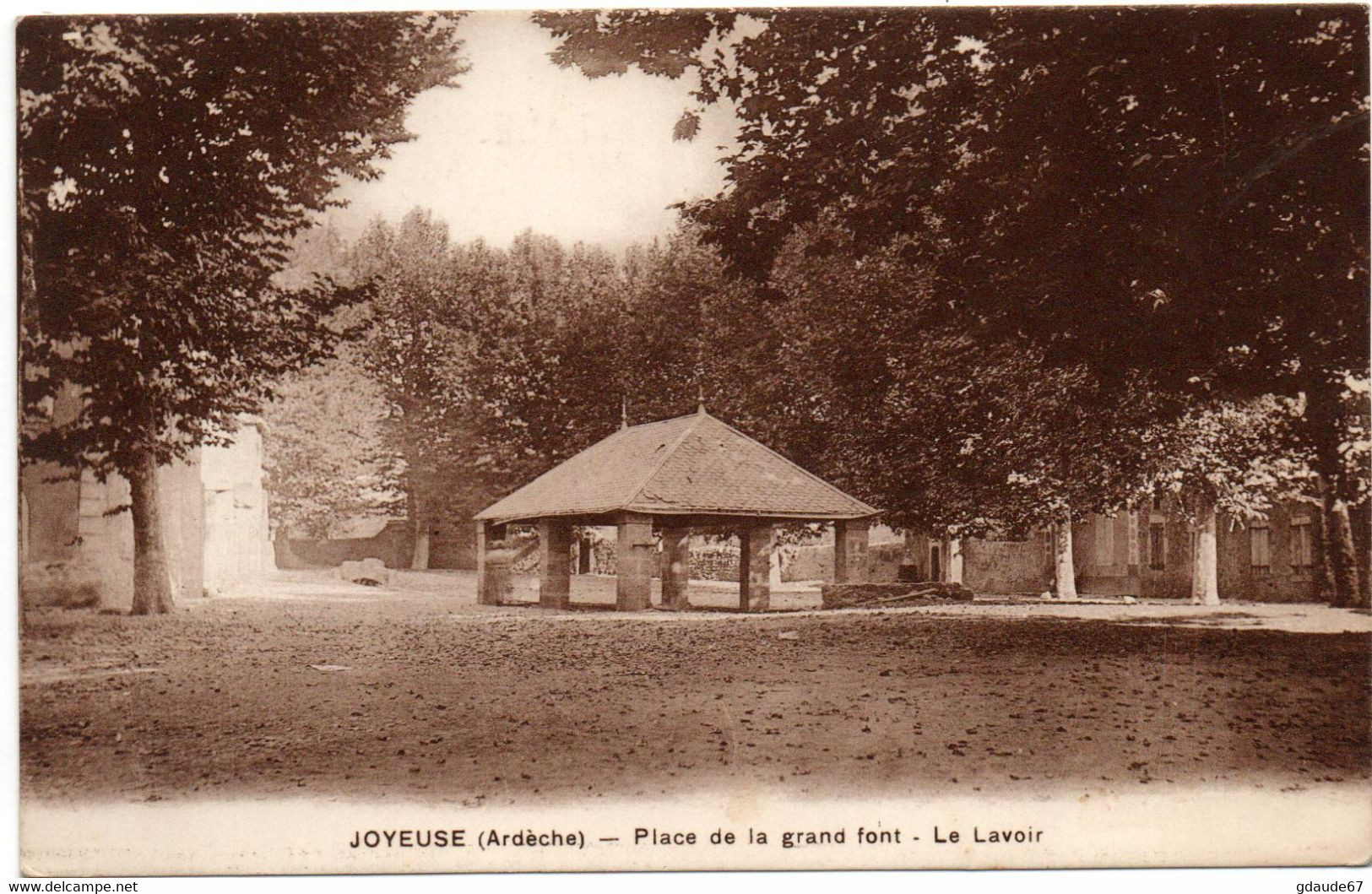 JOYEUSE (07) - PLACE DE LA GRAND FONT - LE LAVOIR - Joyeuse