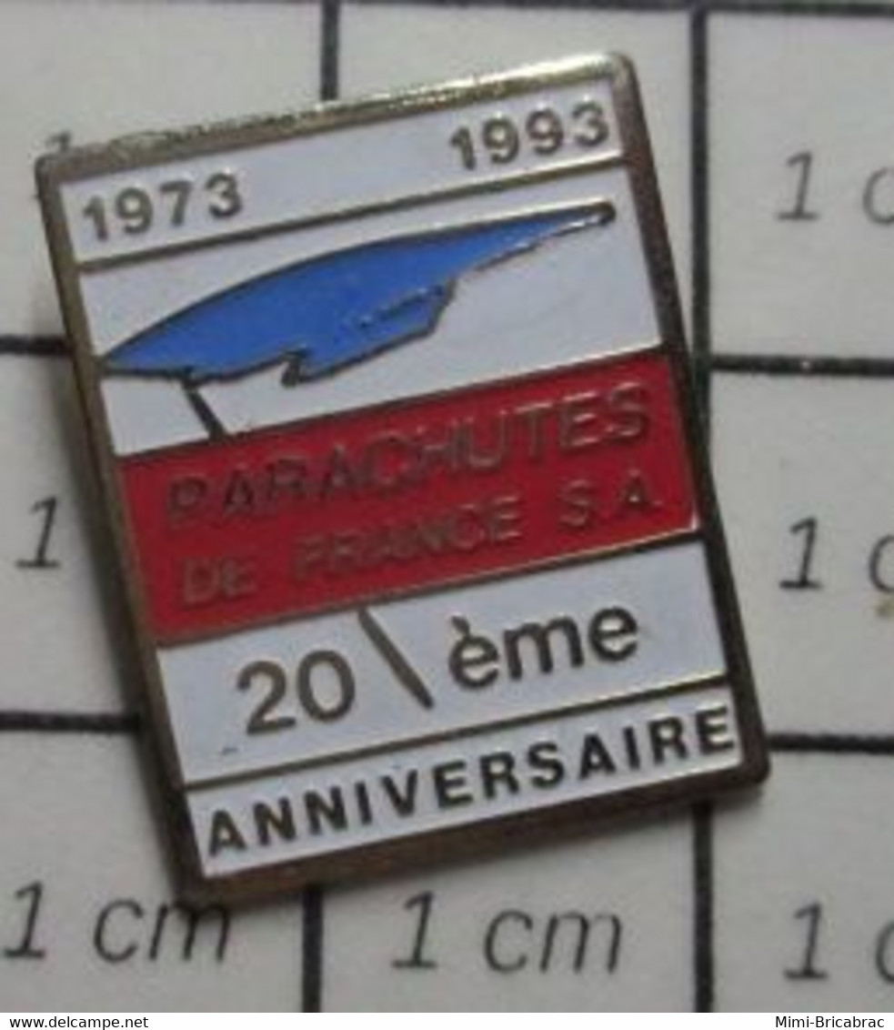 710d Pin's Pins / Beau Et Rare / THEME : SPORTS / PARACHUTISME PARACHUTES DE FRANCE 20e ANNIVERSAIRE 1973 1993 - Parachutisme