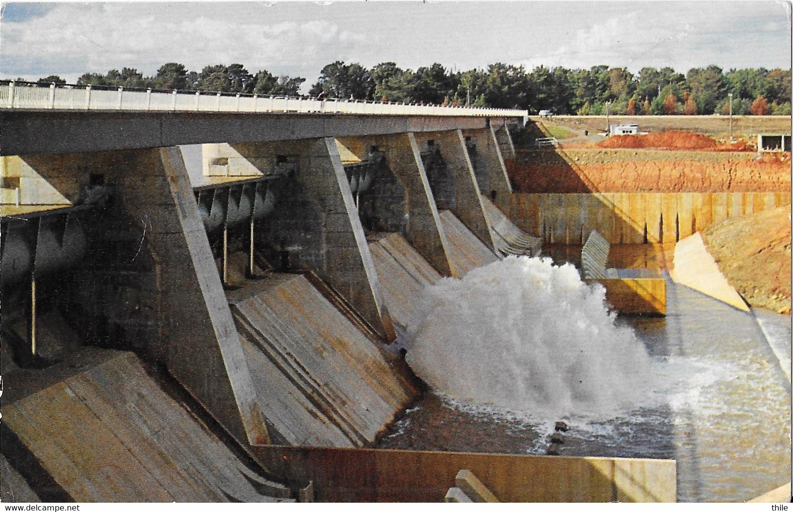 CANBERRA ACT - Lake Burley Griffin Dam - Canberra (ACT)