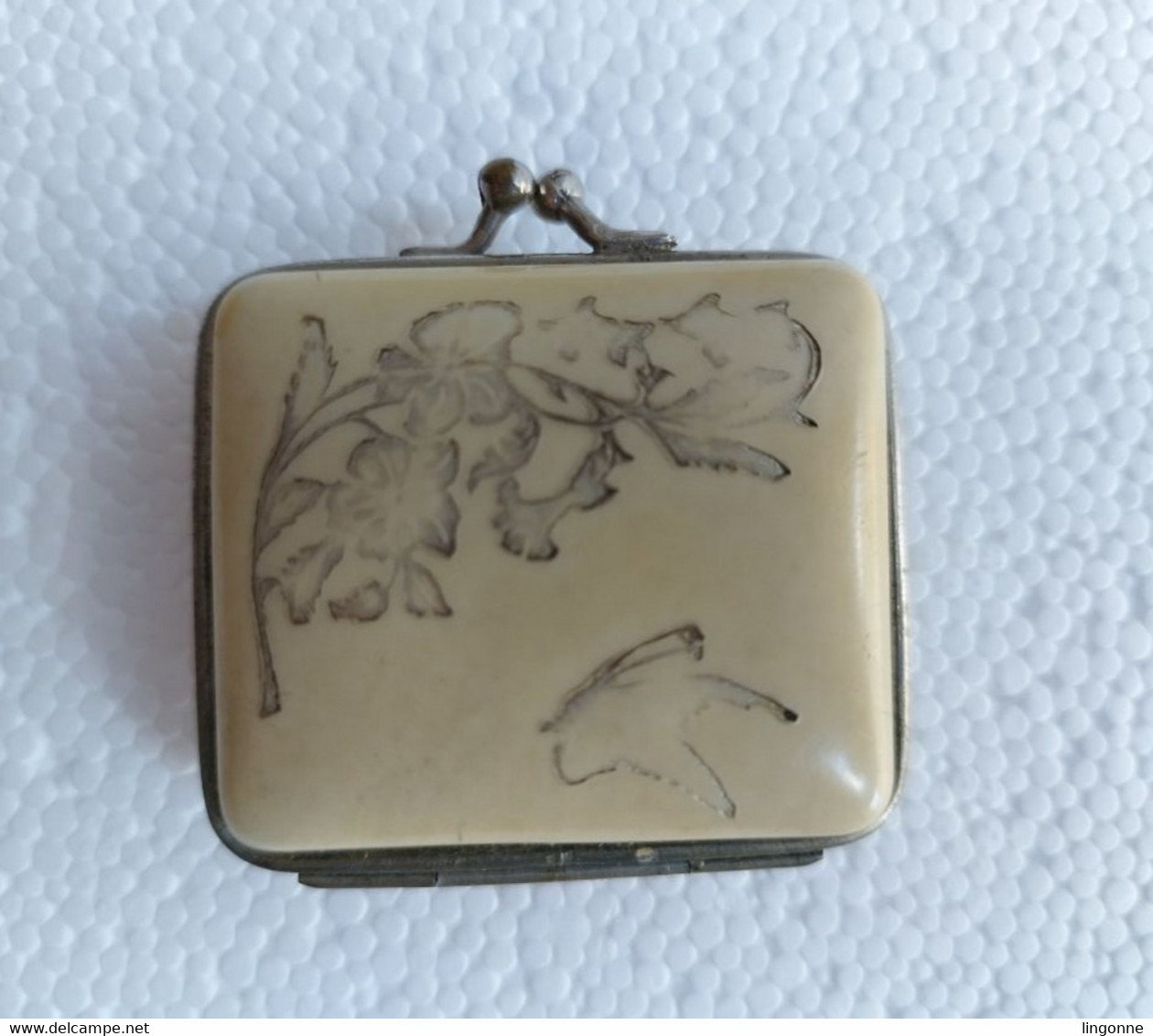 Ancien Petit Porte-monnaie En Celluloïd à Décor Argenté Année 1900 - Beurzen En Zakken